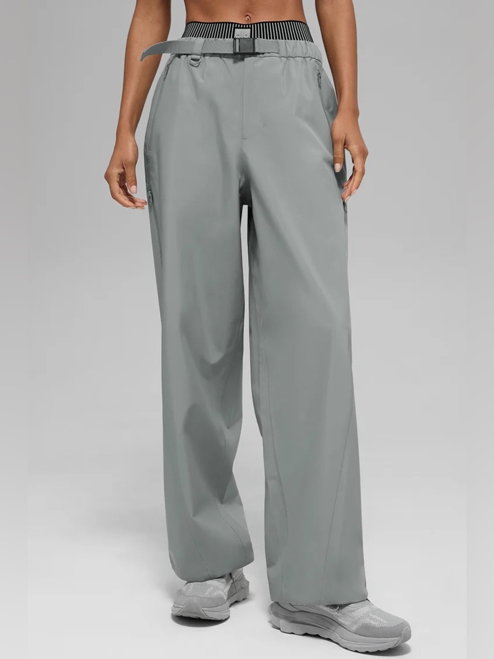NWT ALO ALPHA SHELL PANT LUNAR GREY SIZE M